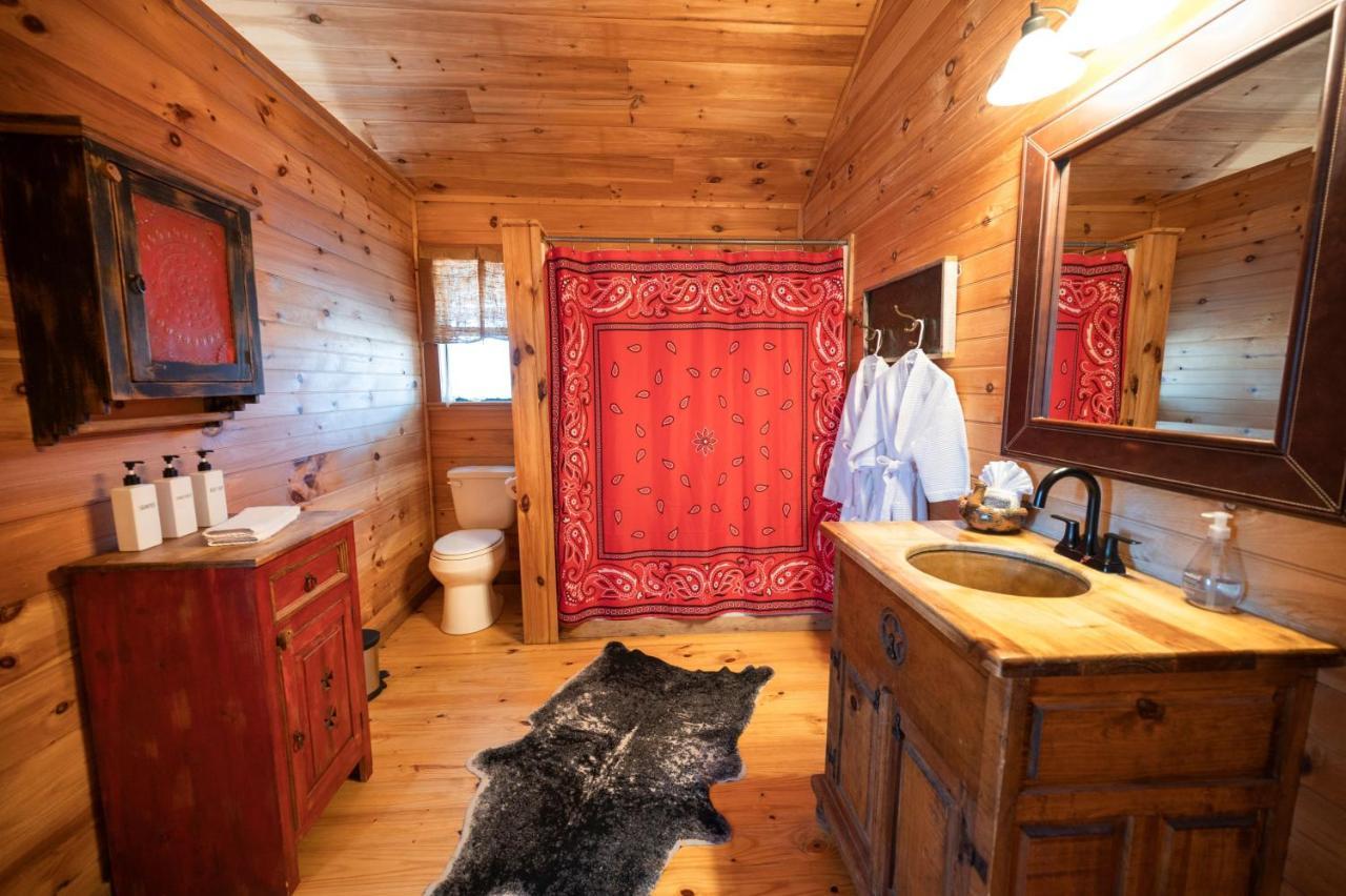Bed and breakfast On A Hill At Spring Creek Fredericksburg