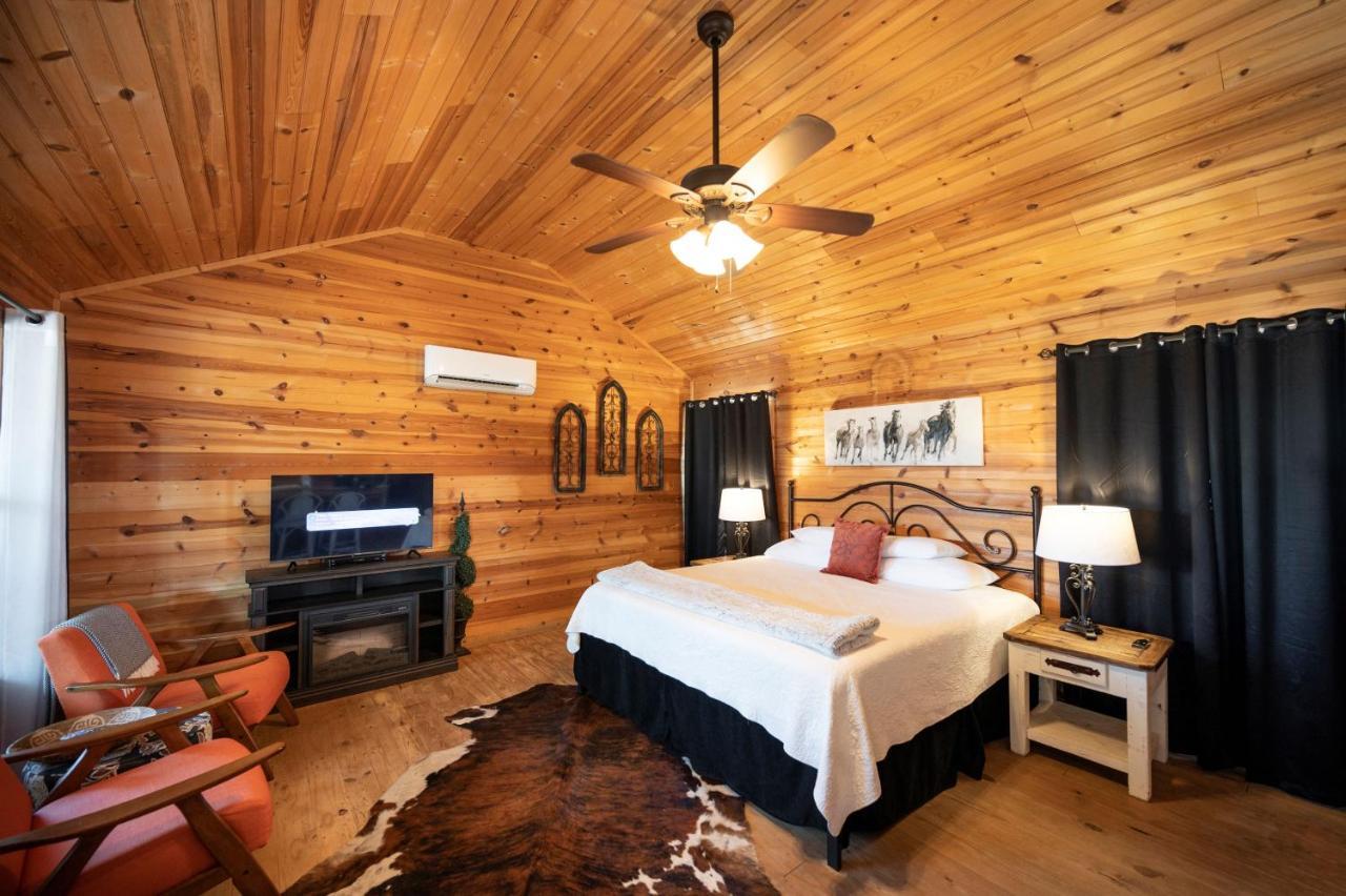 On A Hill At Spring Creek Bed and breakfast 3*