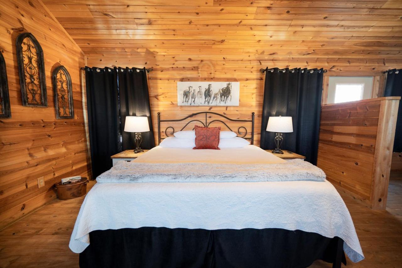 Bed and breakfast On A Hill At Spring Creek Fredericksburg