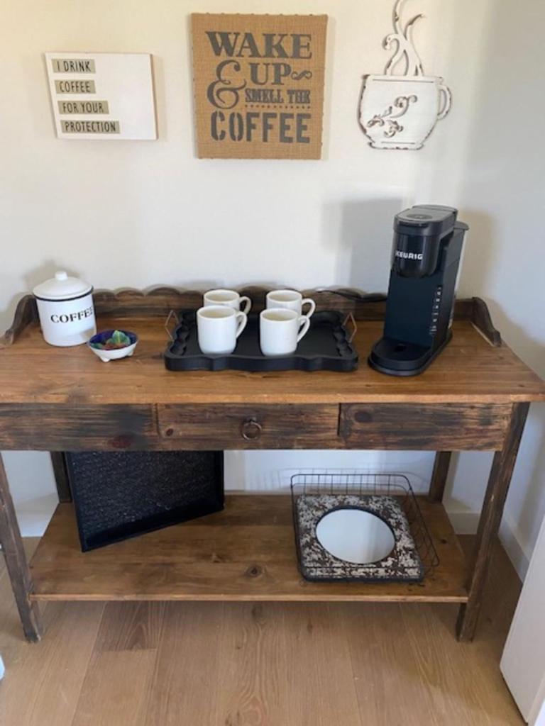 On A Hill At Spring Creek Bed and breakfast 3*