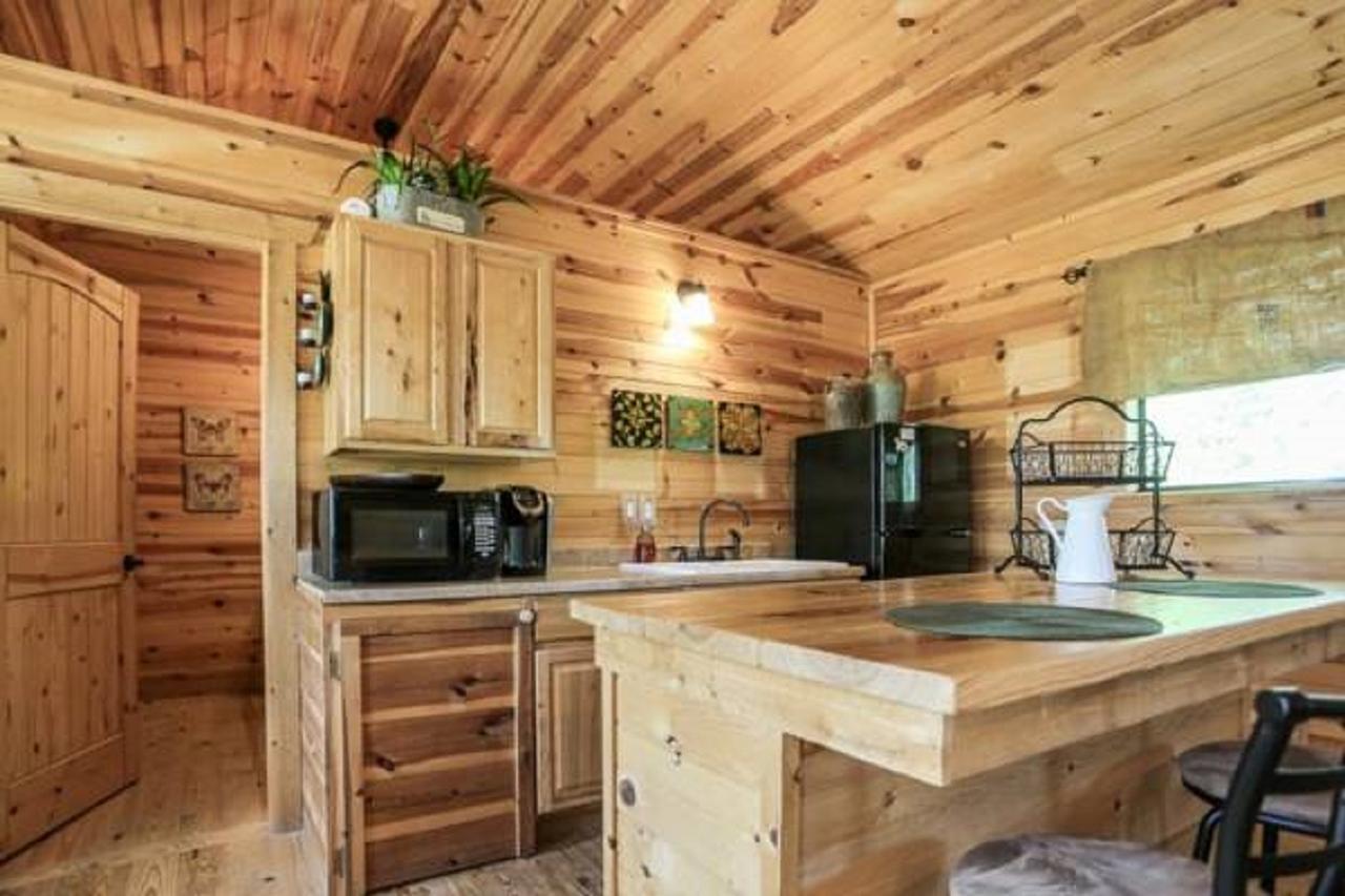 On A Hill At Spring Creek Bed and breakfast 3*