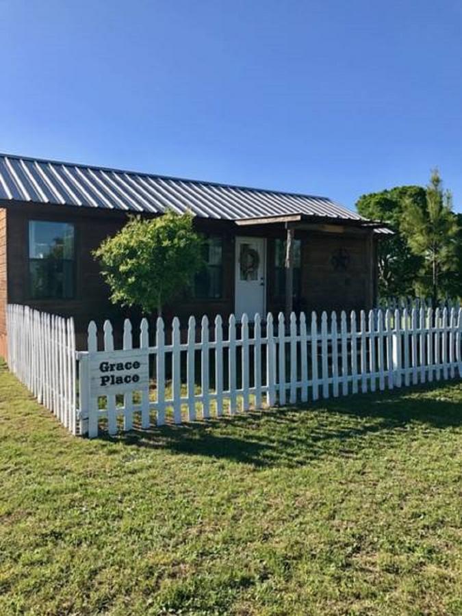 On A Hill At Spring Creek Bed and breakfast 3*