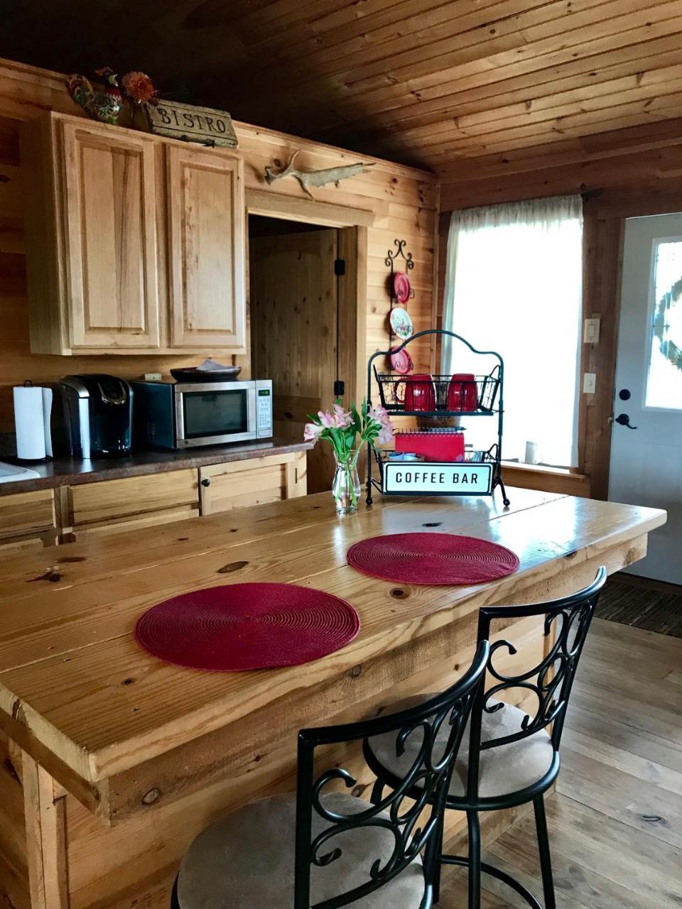 Bed and breakfast On A Hill At Spring Creek Fredericksburg